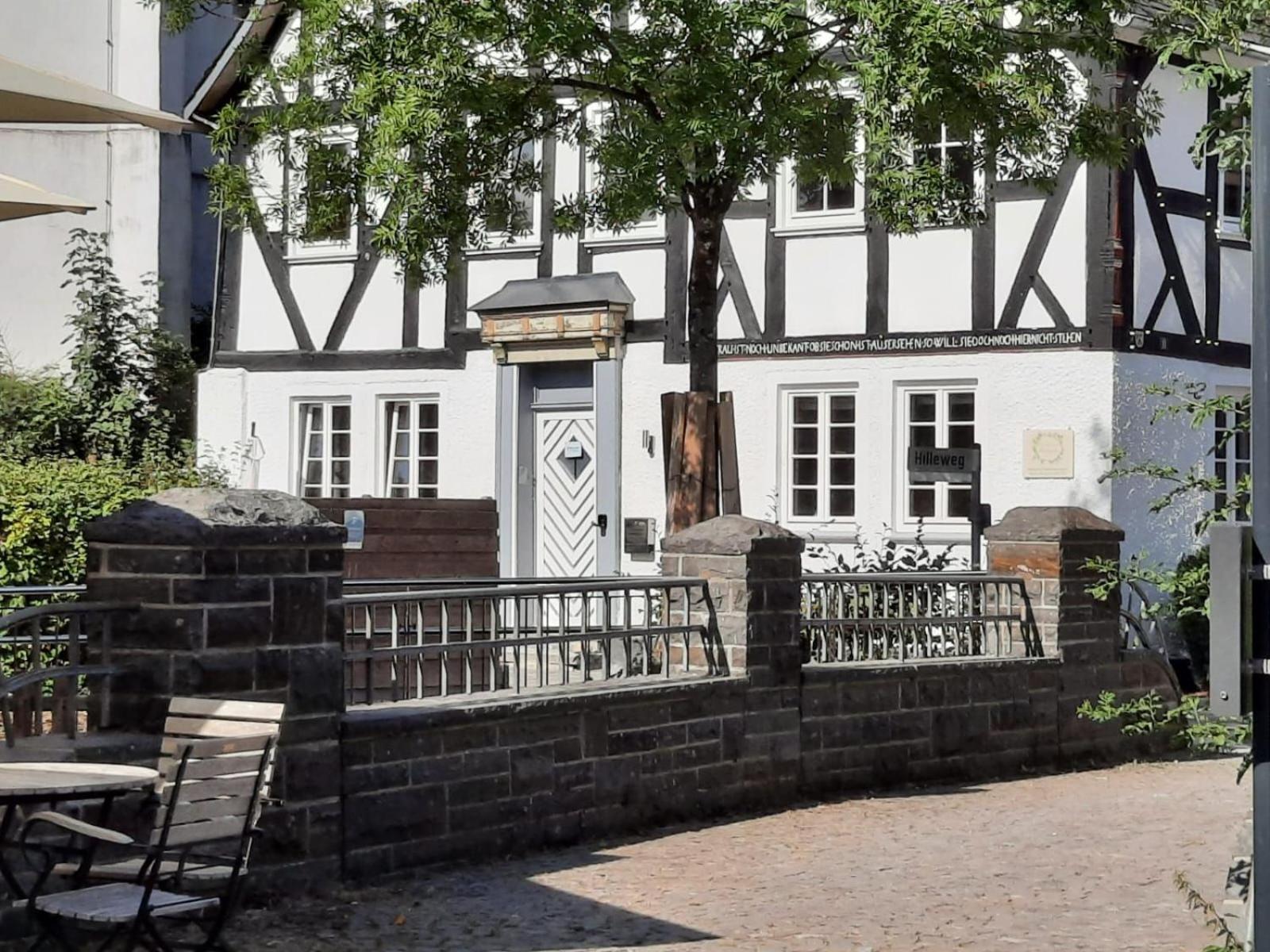 Ferienwohnung Am Kurpark Эслоэ Экстерьер фото
